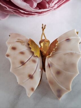 Vintage 80s Pretty Spotted Butterfly Pin/Brooch